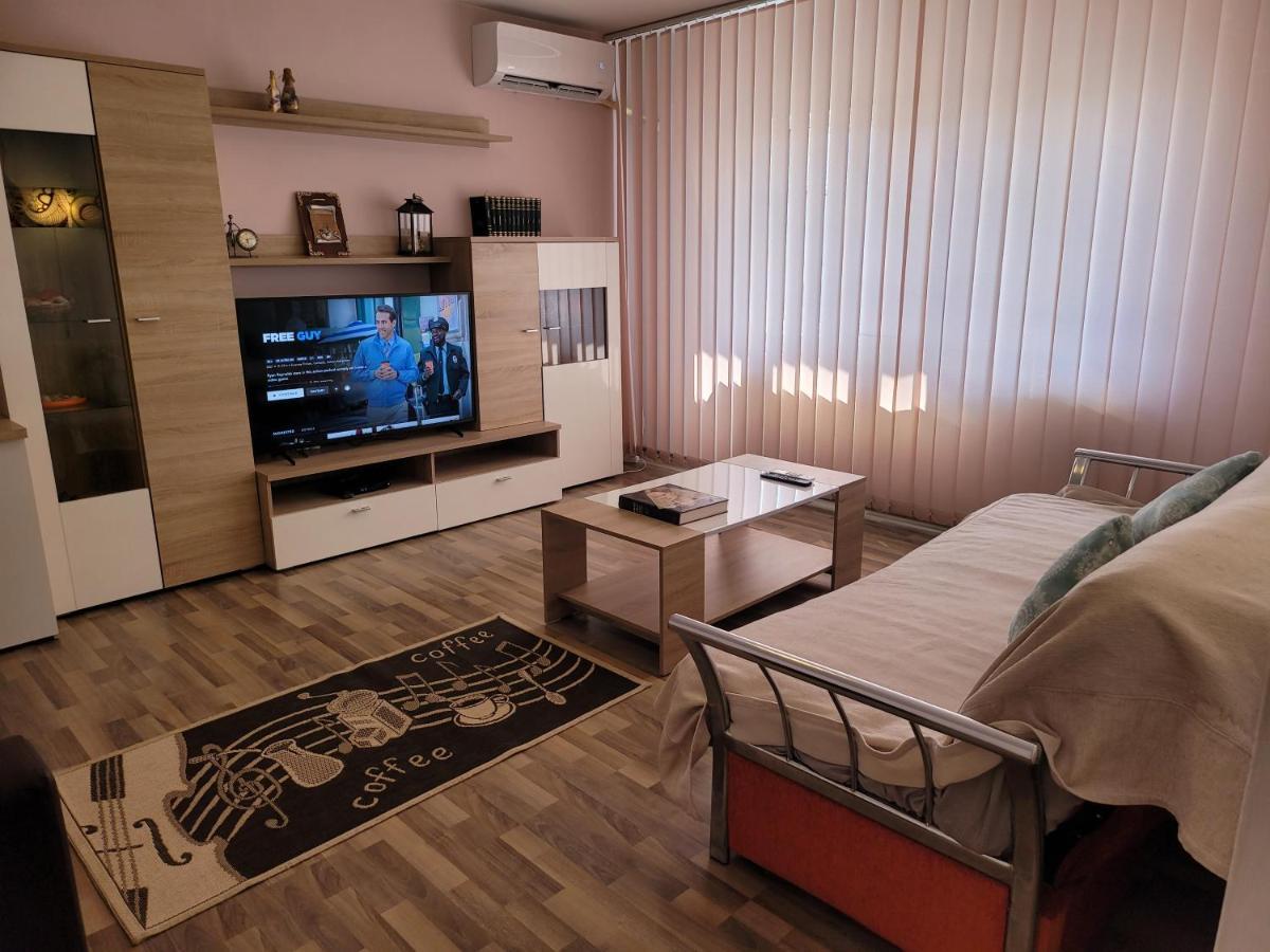 Апартаменты Quiet, Relaxing, Family Friendly Бухарест Экстерьер фото