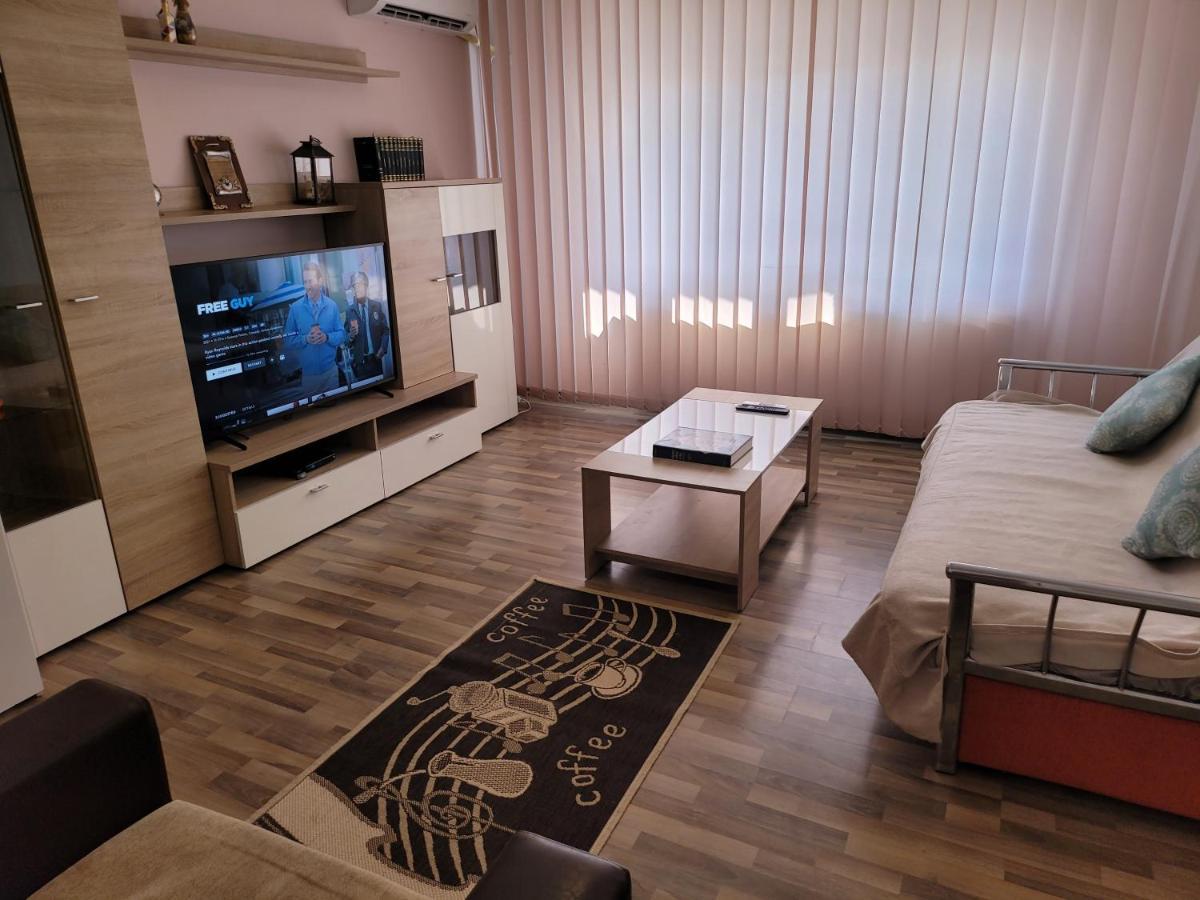 Апартаменты Quiet, Relaxing, Family Friendly Бухарест Экстерьер фото